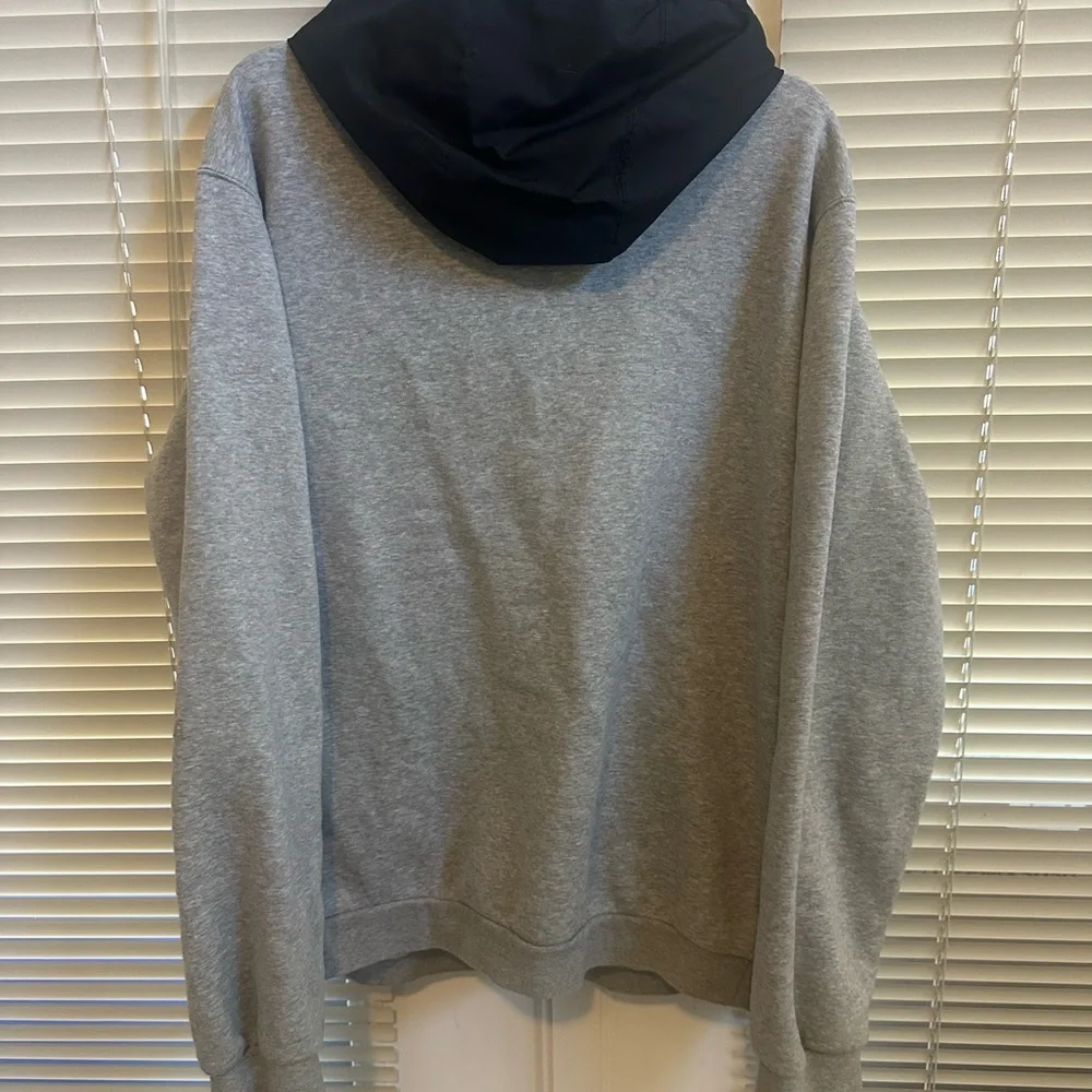 NIKE XL zip sweatshirt, jacket.Wind and rain, resistant hood, and front pockets. - Picture 6 of 6